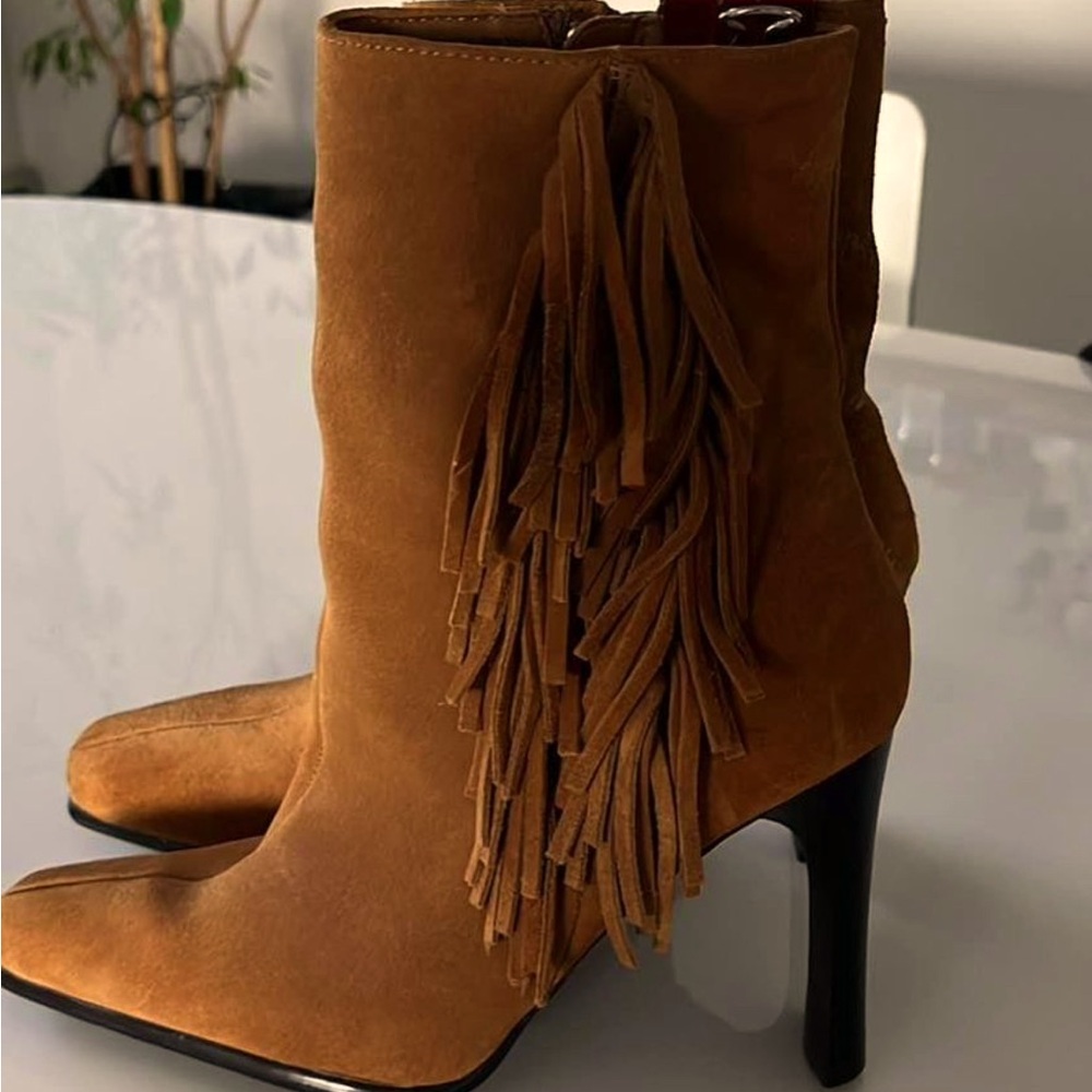 Suede fringe boot size 6.5